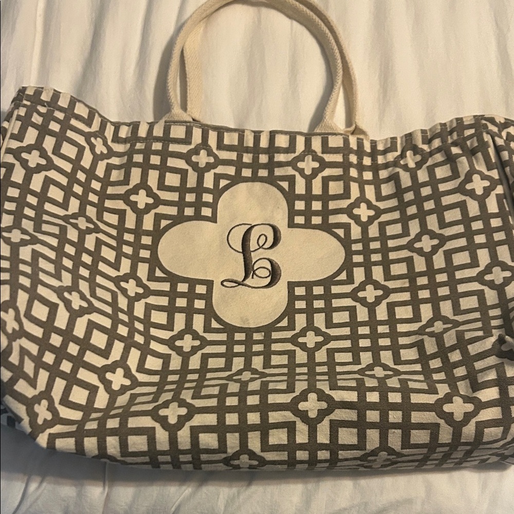 Stylish Beige and Gray Tote Bag with "L" initial